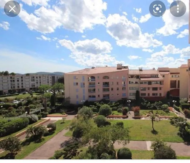 Frejus, Studio Dans Residence Avec Piscine France